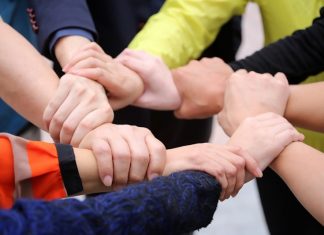 Помощь Донбассу: адресная и честная