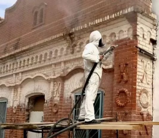 Очистка фасадов: абразивная палитра